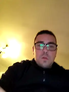 Vieirapauduro69 online show from February 6, 2026, 6:48 pm