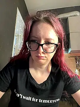 coy girl  online show from January 14, 2026, 12:31 pm