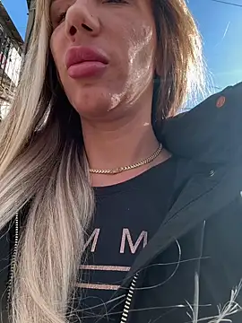 Missolevelvet online show from April 3, 2026, 2:01 pm