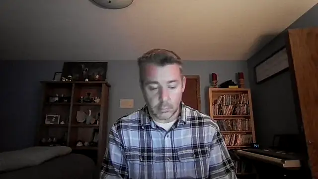 Snapshot of chrisw8140 chatting on January 15, 2026, 2:37 am chrisw8140 online show from January 15, 2026, 2:37 am