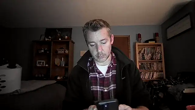 Snapshot of chrisw8140 chatting on February 28, 2026, 1:05 am chrisw8140 online show from February 28, 2026, 1:05 am