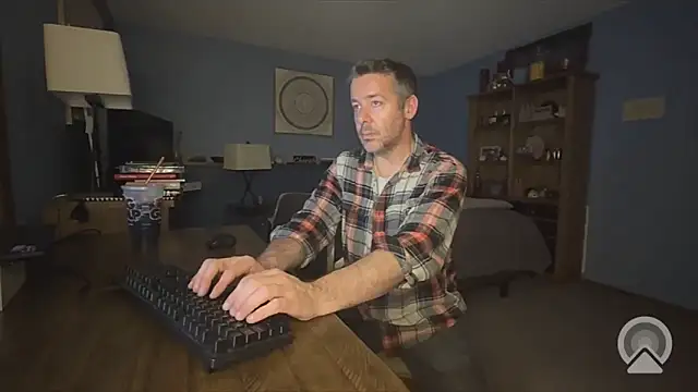 chrisw8140 online show from April 14, 2026, 5:23 am