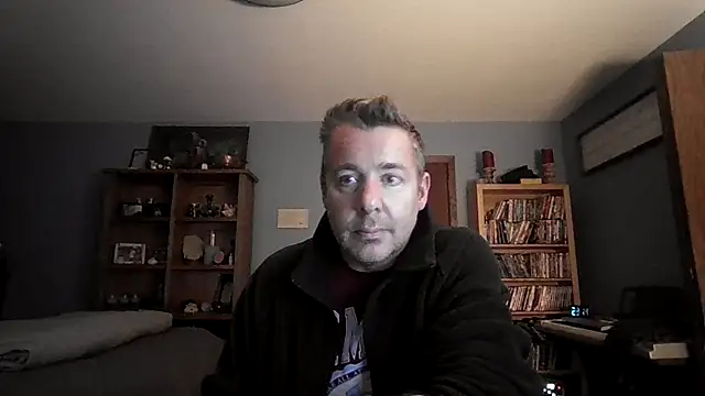 Snapshot of chrisw8140 chatting on January 12, 2026, 12:06 am chrisw8140 online show from January 12, 2026, 12:06 am