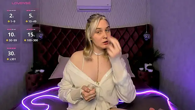 SusanBev online show from February 28, 2026, 9:20 am