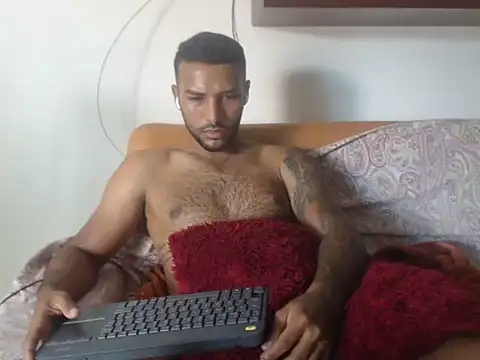 Snapshot of BlackWolfOficial chatting on July 15, 2026, 8:16 pm BlackWolfOficial online show from July 15, 2026, 8:16 pm