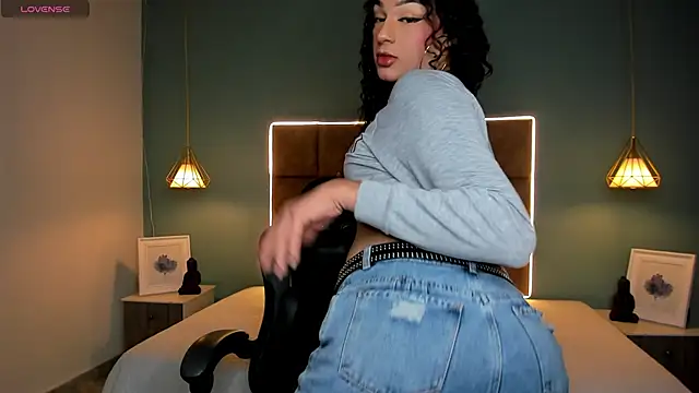 scarletcherry18 online show from April 7, 2026, 3:30 am