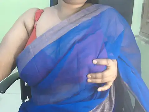 Joyti010 online show from January 18, 2026, 5:49 pm