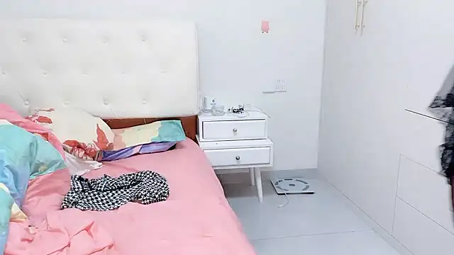 xixi 521 online show from March 23, 2026, 1:33 pm