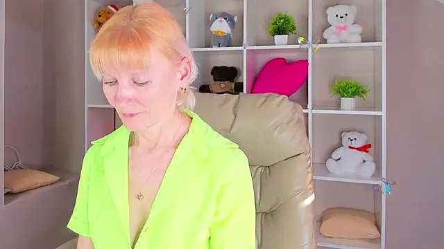 Julie Lucas online show from March 31, 2026, 9:22 am