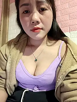 Ngocmai lazdy online show from February 8, 2026, 1:42 pm