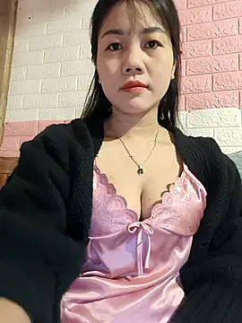 Ngocmai lazdy online show from February 3, 2026, 1:27 am