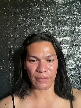 HugeAgatha online show from April 2, 2026, 11:11 pm