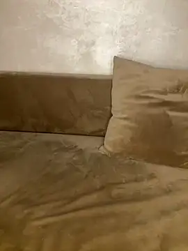 lily bitch online show from March 1, 2026, 9:59 pm