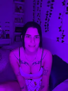 julieeeeee75 online show from January 15, 2026, 9:51 pm