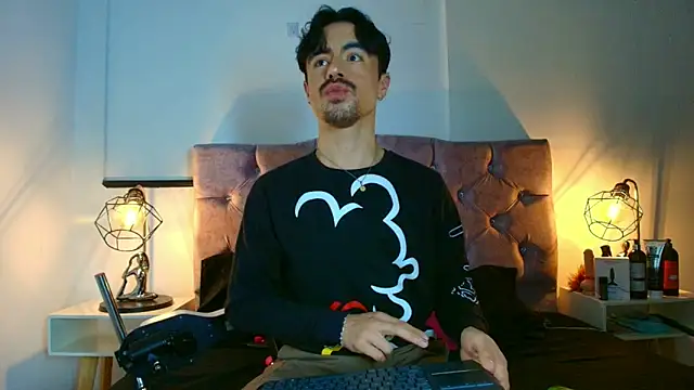 Ethan Briggs  online show from March 27, 2026, 3:37 am