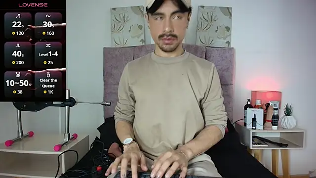 Ethan Briggs  online show from March 11, 2026, 3:33 am