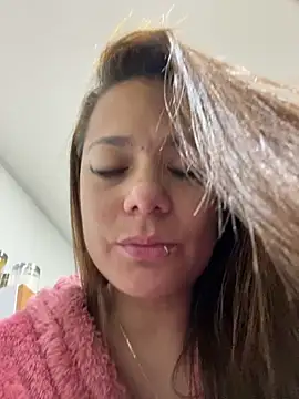 Pretty  Milf online show from March 18, 2026, 9:12 am