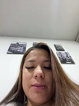 Pretty  Milf online show from March 15, 2026, 10:00 am