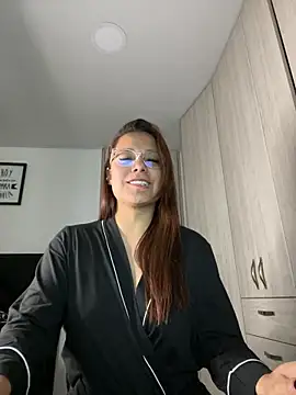 Pretty  Milf online show from May 31, 2026, 7:58 pm
