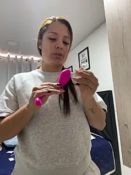 Pretty  Milf online show from May 1, 2026, 3:17 pm