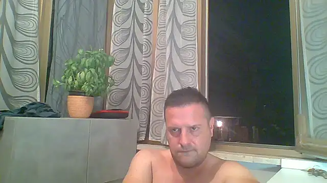 ROMASSAGGEXXX online show from May 28, 2026, 8:04 pm