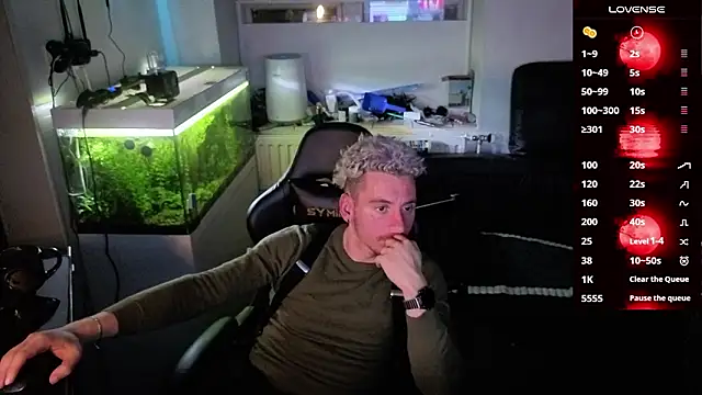 Rayzel White online show from February 11, 2026, 9:58 pm