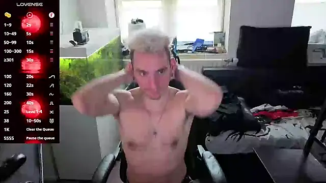 Rayzel White online show from May 9, 2026, 5:49 pm