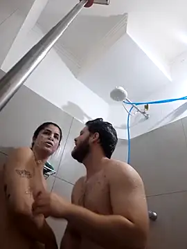 Neveencantada00 online show from February 5, 2026, 11:44 pm