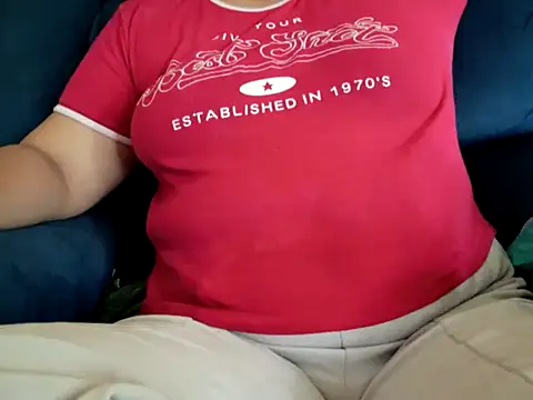 Snapshot of TamilDreamgirl08 chatting on April 5, 2026, 10:44 am TamilDreamgirl08 online show from April 5, 2026, 10:44 am