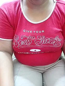 Snapshot of TamilDreamgirl08 chatting on April 12, 2026, 4:43 pm TamilDreamgirl08 online show from April 12, 2026, 4:43 pm