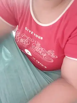 Snapshot of TamilDreamgirl08 chatting on April 8, 2026, 10:50 am TamilDreamgirl08 online show from April 8, 2026, 10:50 am