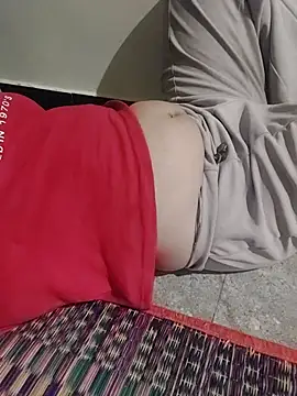 Snapshot of TamilDreamgirl08 chatting on April 16, 2026, 12:00 am TamilDreamgirl08 online show from April 16, 2026, 12:00 am