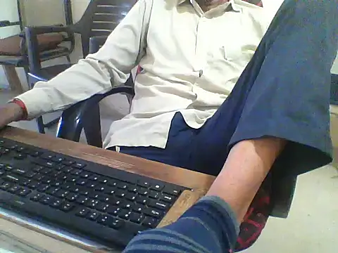 Snapshot of dream_king_1985 chatting on March 18, 2026, 8:06 am dream king 1985 online show from March 18, 2026, 8:06 am