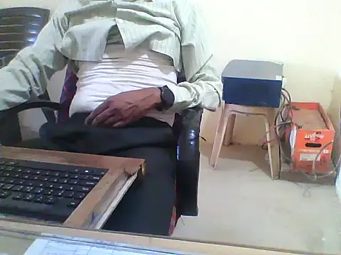 Snapshot of dream_king_1985 chatting on March 8, 2026, 3:32 am dream king 1985 online show from March 8, 2026, 3:32 am