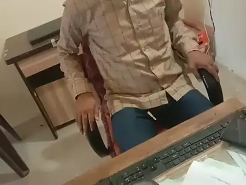 Snapshot of dream_king_1985 chatting on March 27, 2026, 7:50 am dream king 1985 online show from March 27, 2026, 7:50 am