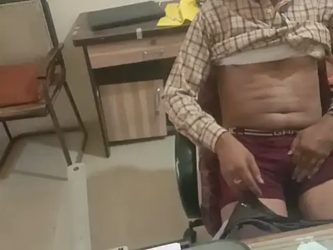 Snapshot of dream_king_1985 chatting on April 9, 2026, 12:22 pm dream king 1985 online show from April 9, 2026, 12:22 pm