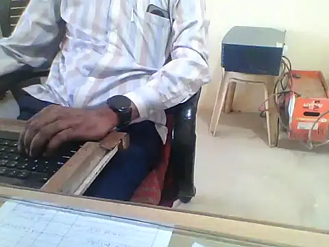 Snapshot of dream_king_1985 chatting on March 5, 2026, 5:04 am dream king 1985 online show from March 5, 2026, 5:04 am