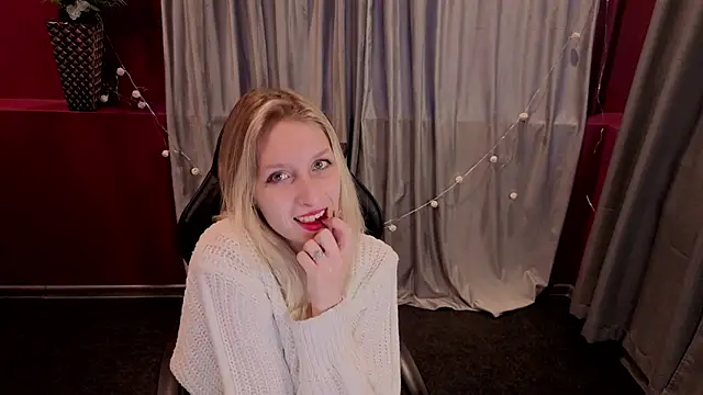 Snapshot of RoseWaulhgberg chatting on February 2, 2026, 1:37 am RoseWaulhgberg online show from February 2, 2026, 1:37 am