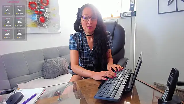loretta fraser online show from May 15, 2026, 1:09 pm
