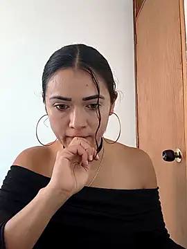 Snapshot of Freyarosse chatting on March 2, 2026, 5:09 pm Freyarosse online show from March 2, 2026, 5:09 pm