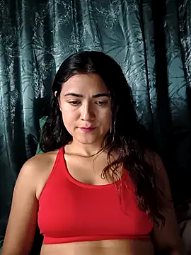 Snapshot of Freyarosse chatting on February 20, 2026, 9:17 pm Freyarosse online show from February 20, 2026, 9:17 pm