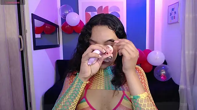 Snapshot of Nyxx_Velariia chatting on February 18, 2026, 2:24 pm Nyxx Velariia online show from February 18, 2026, 2:24 pm