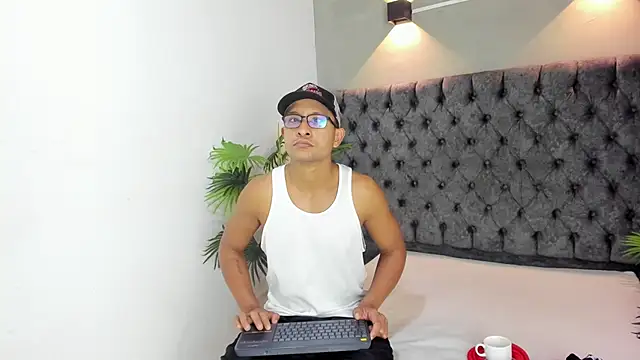 LARRY VITO online show from January 19, 2026, 2:21 pm