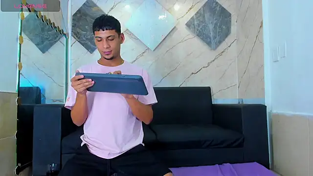 ALEX KEITH26 online show from April 12, 2026, 11:57 am