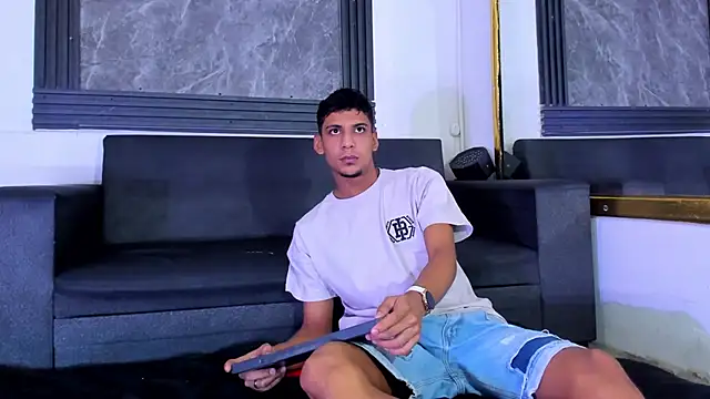 Snapshot of ALEX_KEITH26 chatting on February 15, 2026, 12:37 pm ALEX KEITH26 online show from February 15, 2026, 12:37 pm