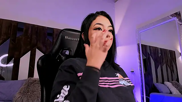 Snapshot of Mila_laurent1 chatting on February 5, 2026, 8:04 pm Mila laurent1 online show from February 5, 2026, 8:04 pm