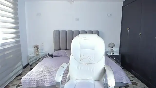 Snapshot of VictoriaRousse_ chatting on March 1, 2026, 5:24 pm VictoriaRousse online show from March 1, 2026, 5:24 pm