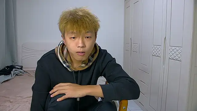 Chocolates-001 online show from February 20, 2026, 11:12 am