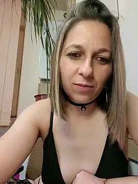 Snapshot of AdaJoy chatting on May 2, 2026, 10:15 pm AdaJoy online show from May 2, 2026, 10:15 pm