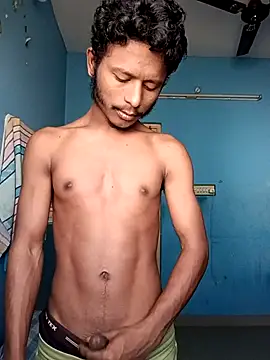 Snapshot of stylee_satheesh chatting on February 8, 2026, 4:32 am stylee satheesh online show from February 8, 2026, 4:32 am